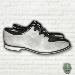 VINTAGE 1970's Retro Twee Two Tone Naugahyde Bowling Shoes, Size 6